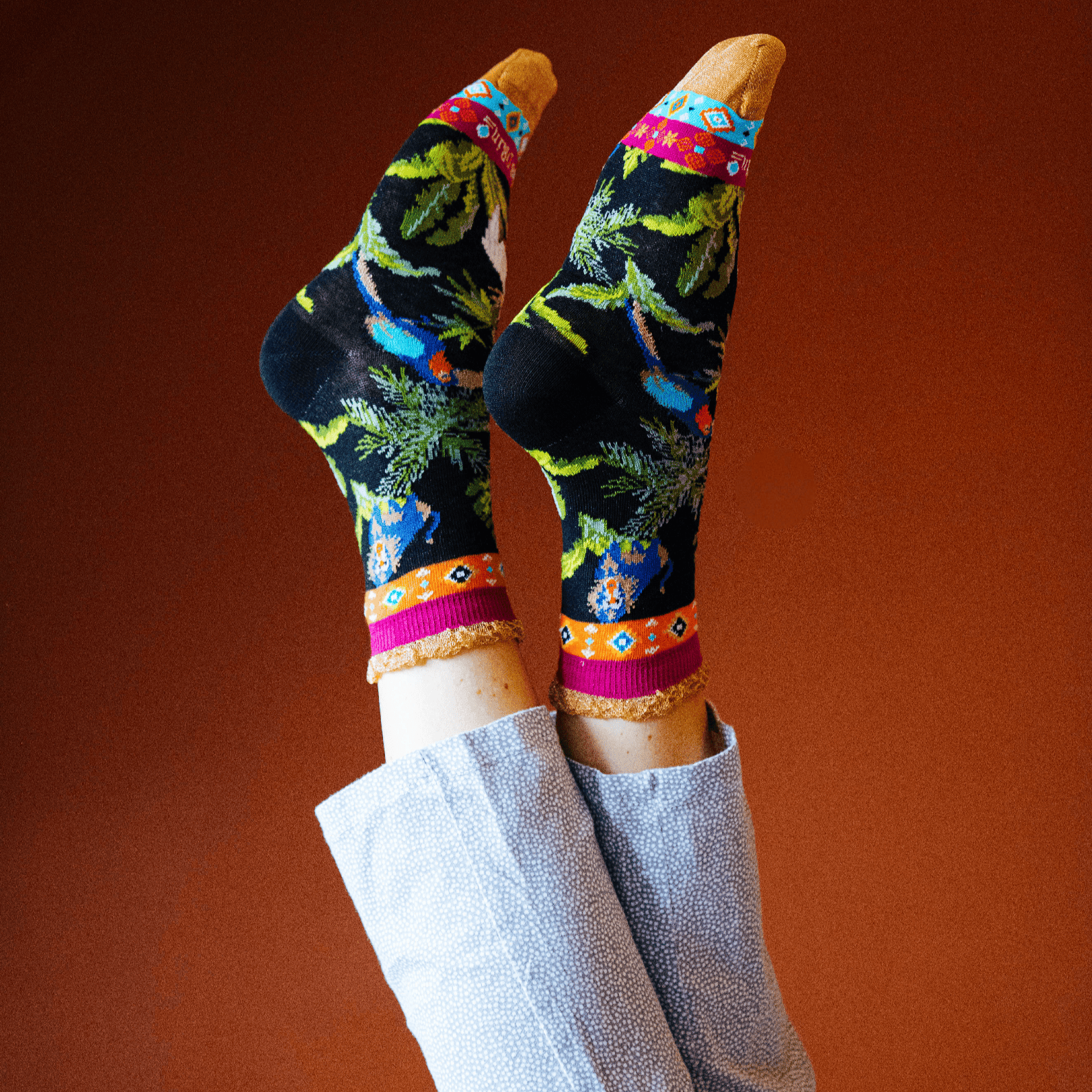 Twin Roads - Cockatoo Frilled Cuff Crew Socks for Her